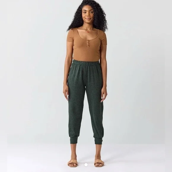 Tillage Sophisticated Cropped Pants Lightweight Joggers - Picture 3 of 7